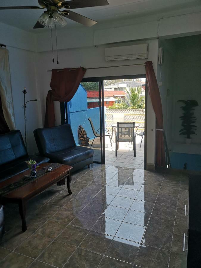 Bellmans Restaurant & Guesthouse Karon Esterno foto