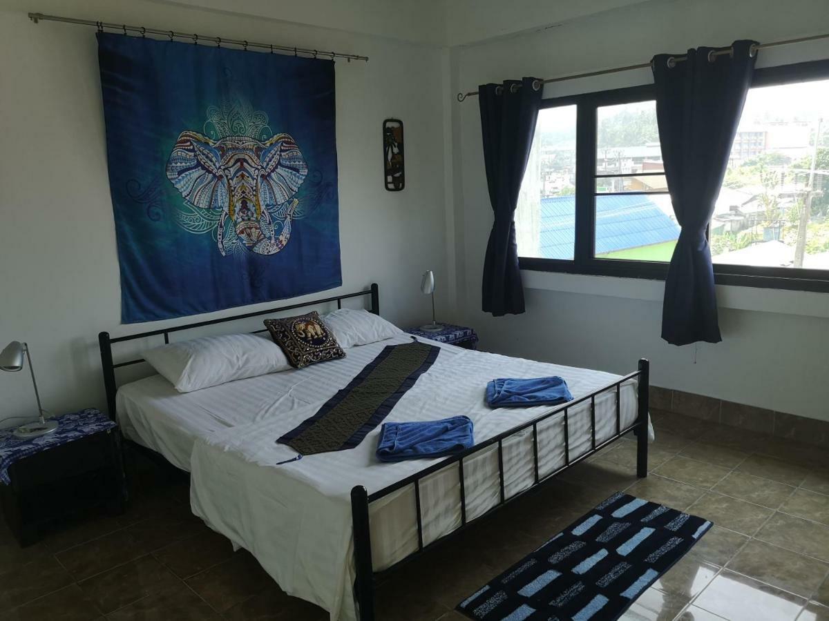 Bellmans Restaurant & Guesthouse Karon Esterno foto