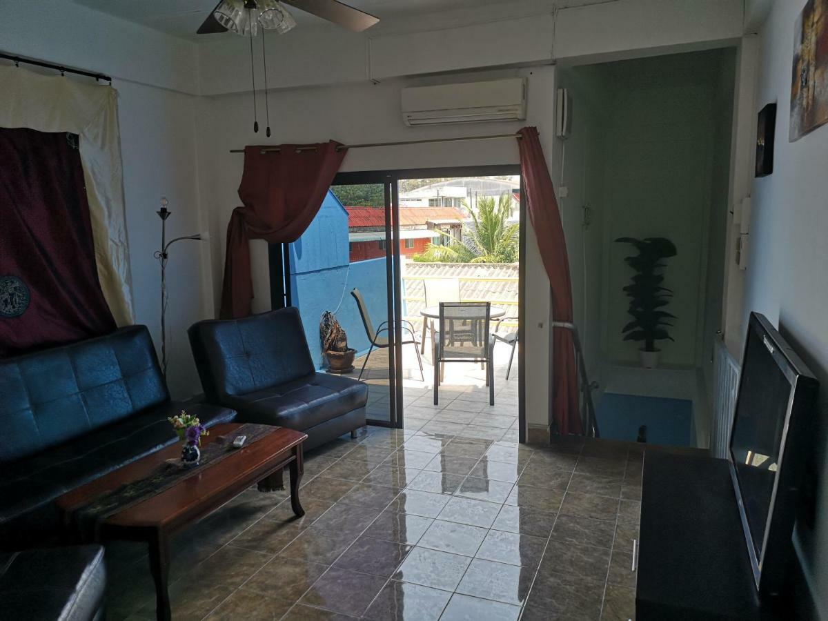 Bellmans Restaurant & Guesthouse Karon Esterno foto