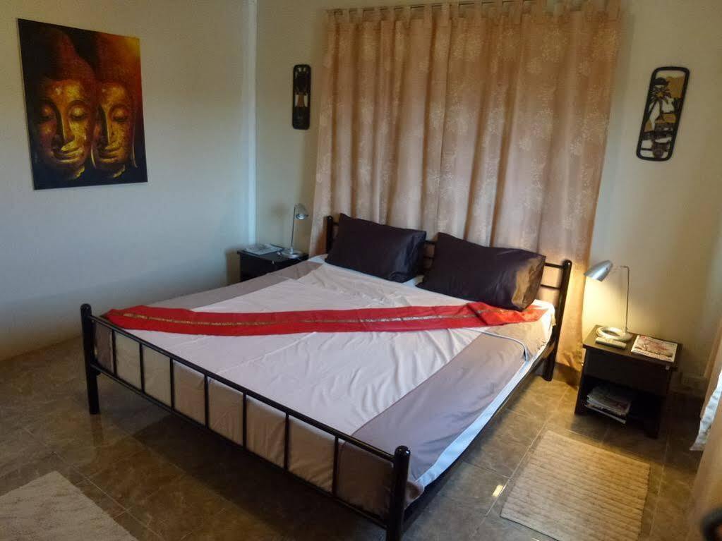 Bellmans Restaurant & Guesthouse Karon Esterno foto